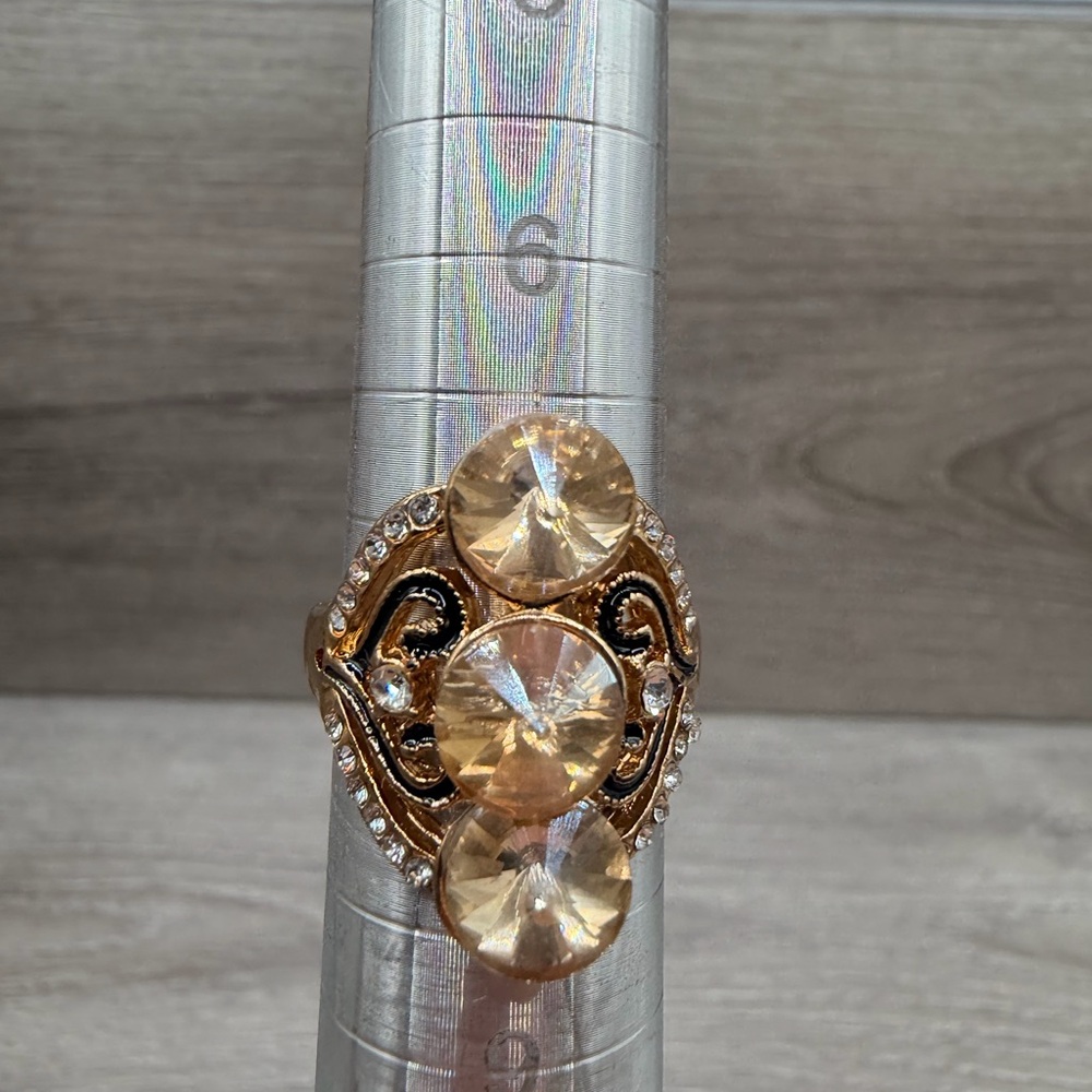 Elegant Gold Tone and Black Women's Ring
